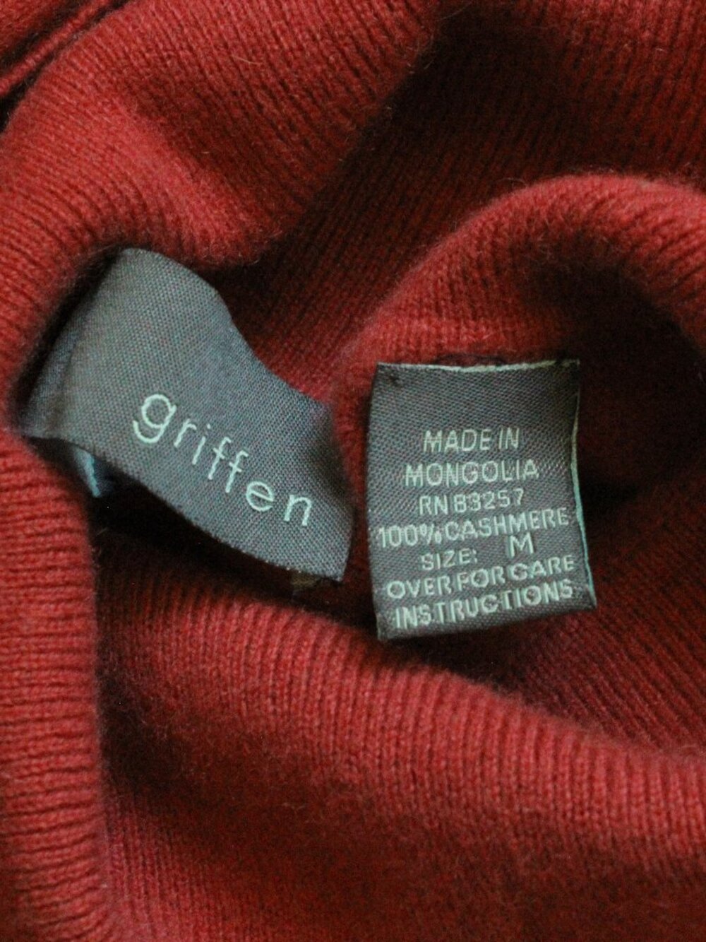 Mongolian Cashmere Turtleneck Sweater Red Griffen / Quince Medium Preppy Minimal